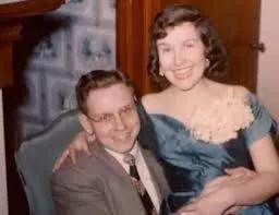 股神巴菲特人生史,股神巴菲特个人经历介绍