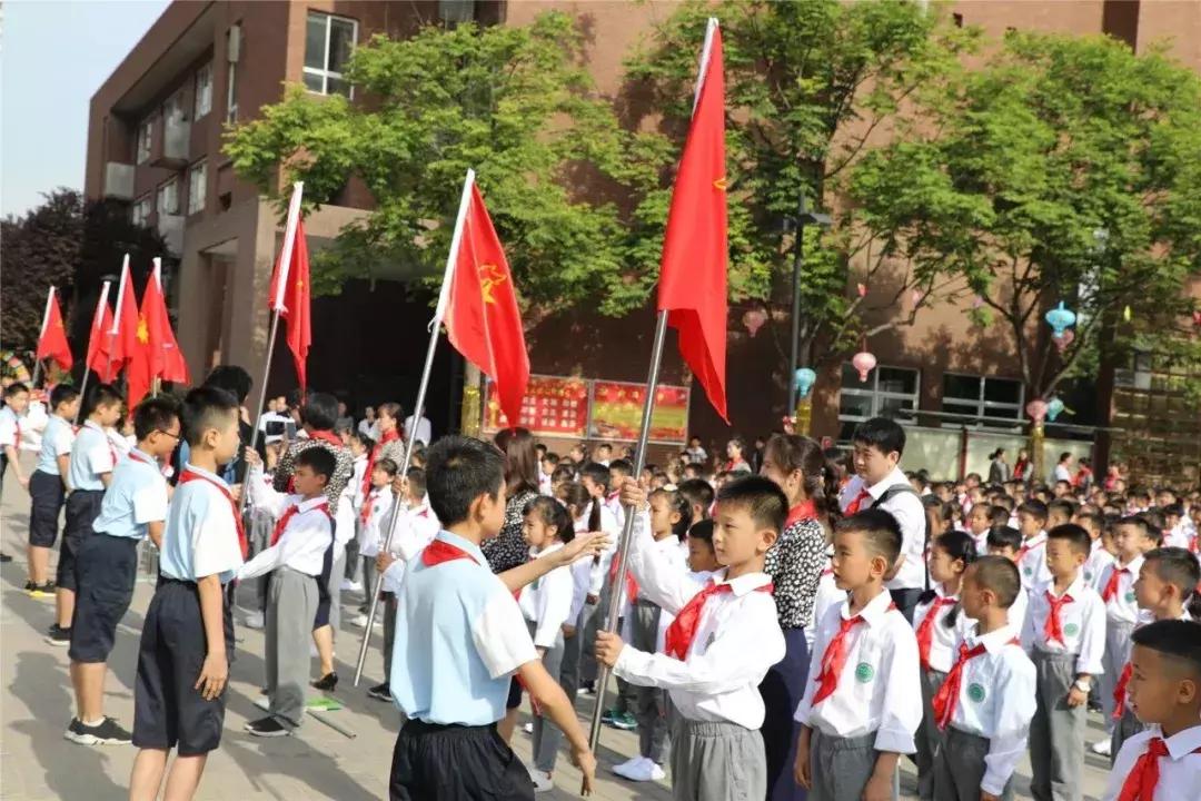 传红色精神承家国情怀,传红色精神做有志少年征文