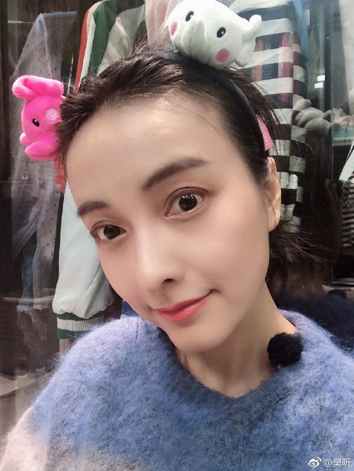 鍚存槙鍗磋鍚愭Ы琛ｆ湇鍙堜笐鍙堣吹,鍚存槙鐜板湪绌胯。鎵撴壆