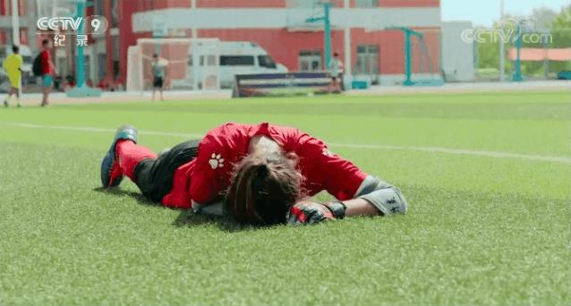 登上央视！超燃！*疆新**少女的足球梦被拍成纪录片
