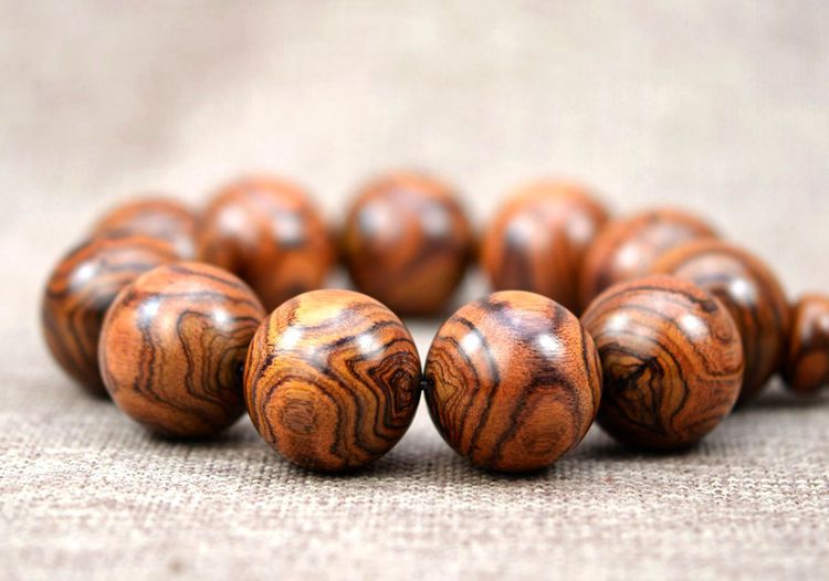 黄花梨手串开裂了怎么处理,海南黄花梨手串开裂了怎么办