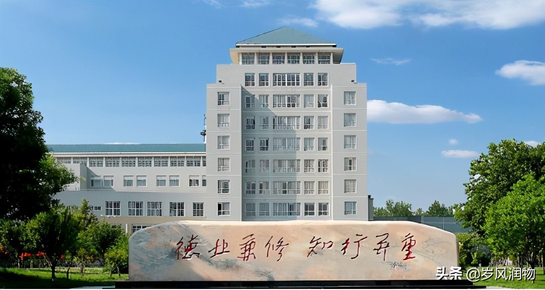 河北保定市有几所大学,保定城市不大为什么人口很多