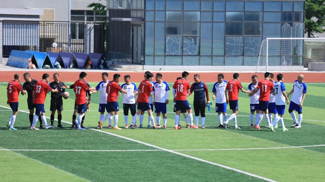 “岩羚杯”大连市足球联赛，开球！