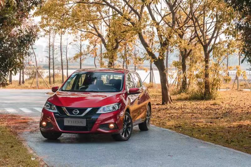 新款骐达的优点和缺点,骐达后排放倒