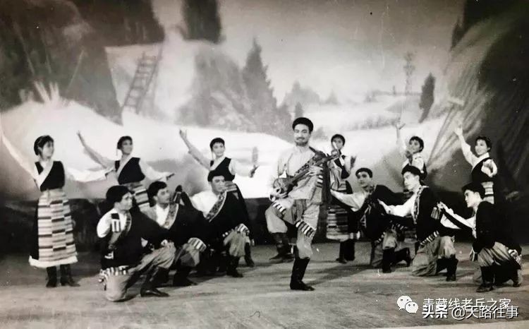 文艺兵跳芳华,文艺兵芳华话剧