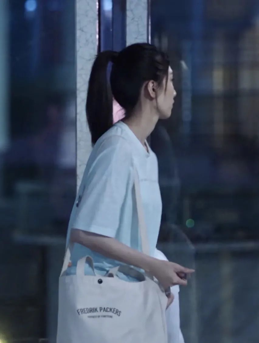 三十而已里面王漫妮的包包,三十而已中王漫妮的包包