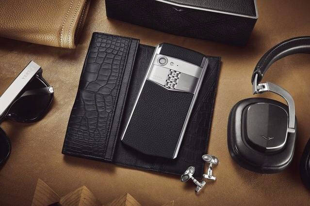 比苹果XSMax、华为还贵？VERTU到底是何来头？