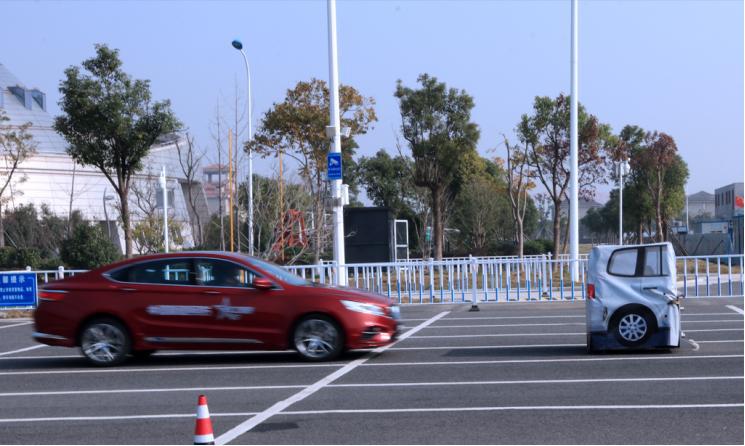 博瑞抗扭强度,吉利博瑞极限8吨重压测试