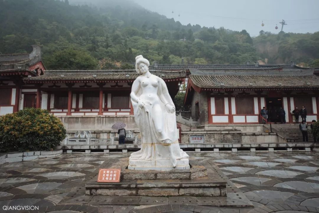 汉服一日游西安攻略,西安大唐不夜城汉服