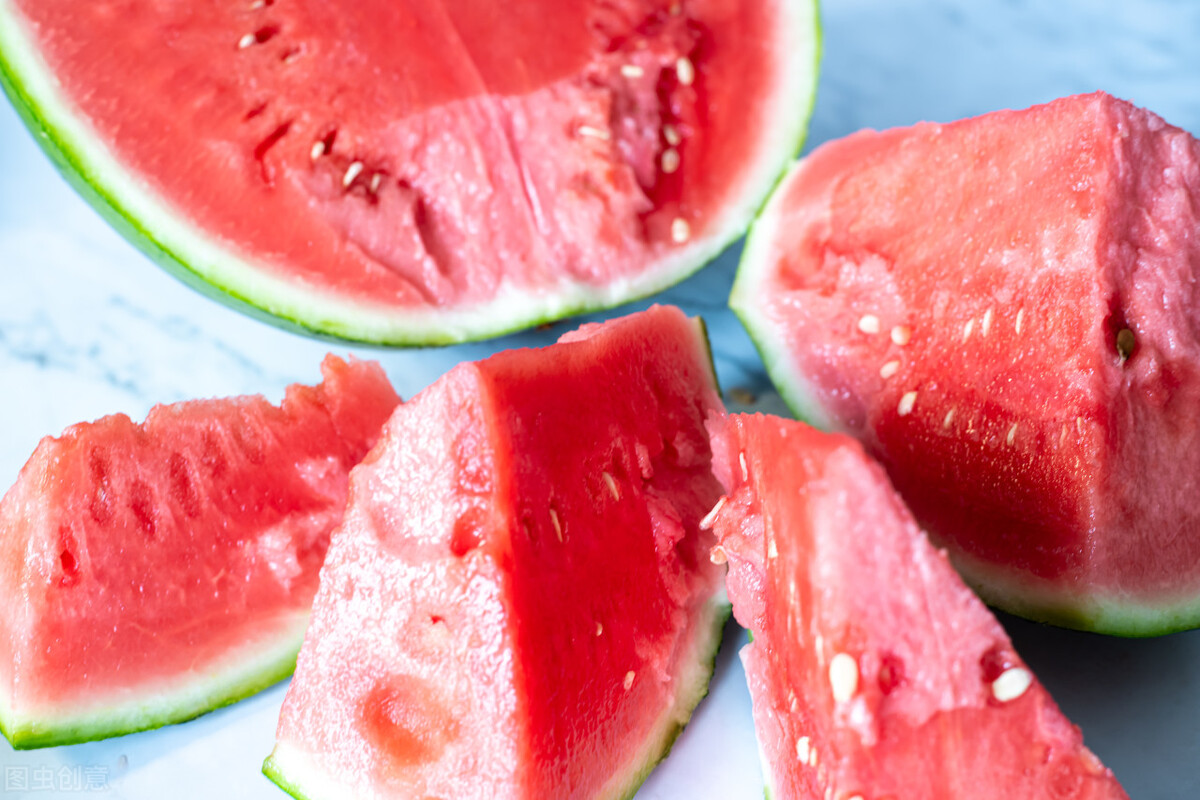 夏至吃什么水果最宜,炎热的夏至吃什么水果合适