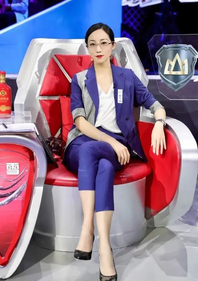 韩雪1米2长腿,韩雪夏天穿破洞超短裤