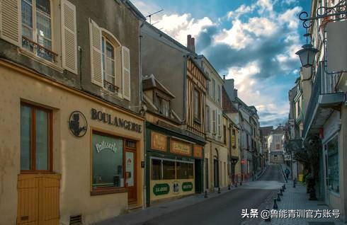 鍐插嚮娉曠敳鍐犲啗,鍗婁釜涓栫邯涔嬬害