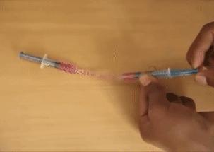 穷人的乐高什么样？印度大佬用垃圾做的玩具，火了