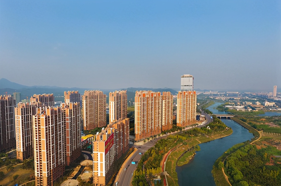 赢家通吃！不限购城市，正持棍暴打普通人