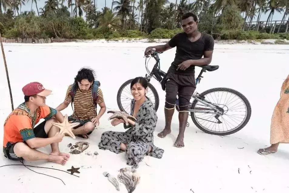 情侣离职旅行国家,情侣辞职骑摩托环游中国