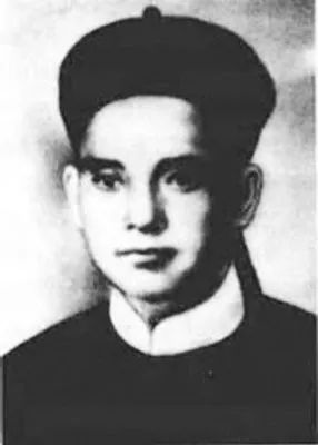 方伯谦丰岛海战无耻挂白旗,黄海再逃命撞沉友舰,舰长愤而自杀