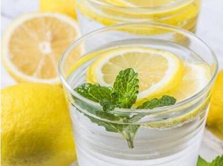 孕期想吐忍着不吐好吗,为什么别人怀孕都吐就我不吐