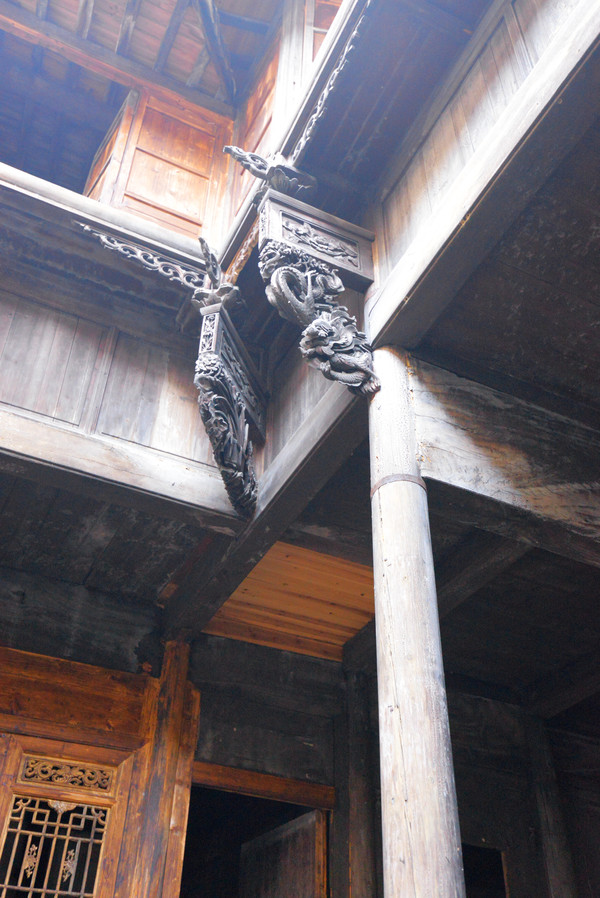 千年古村的老街,霞山古村落在哪里