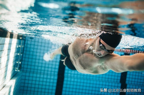 游泳换气技巧和手臂动作,游泳教程手臂慢动作