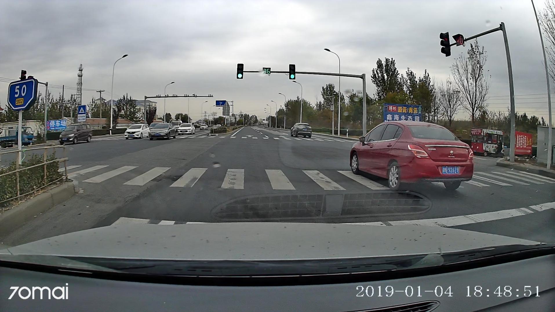 雨天流媒体摄像头看不清,前后双摄记录仪雨天效果