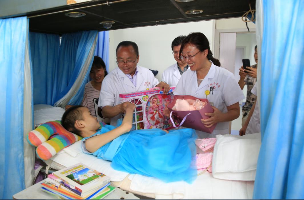 棣栭挗鍖婚櫌寤鸿杩涘睍,鍦嗘ⅵ涓夌敳