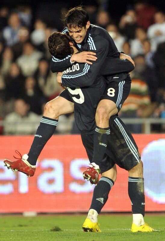 c罗和卡卡巅峰时刻,卡卡和c罗在皇马的每一场比赛