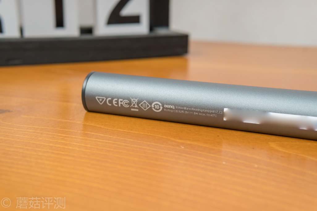 明基screenbar屏幕挂灯效果,明基显示器屏幕挂灯