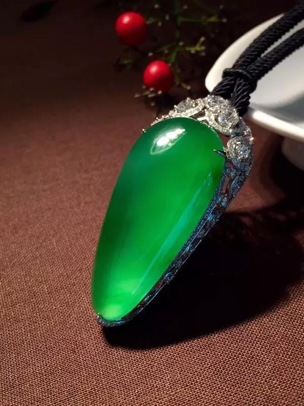 最灵性的翡翠搭配,调花素与高效调花灵有区别吗