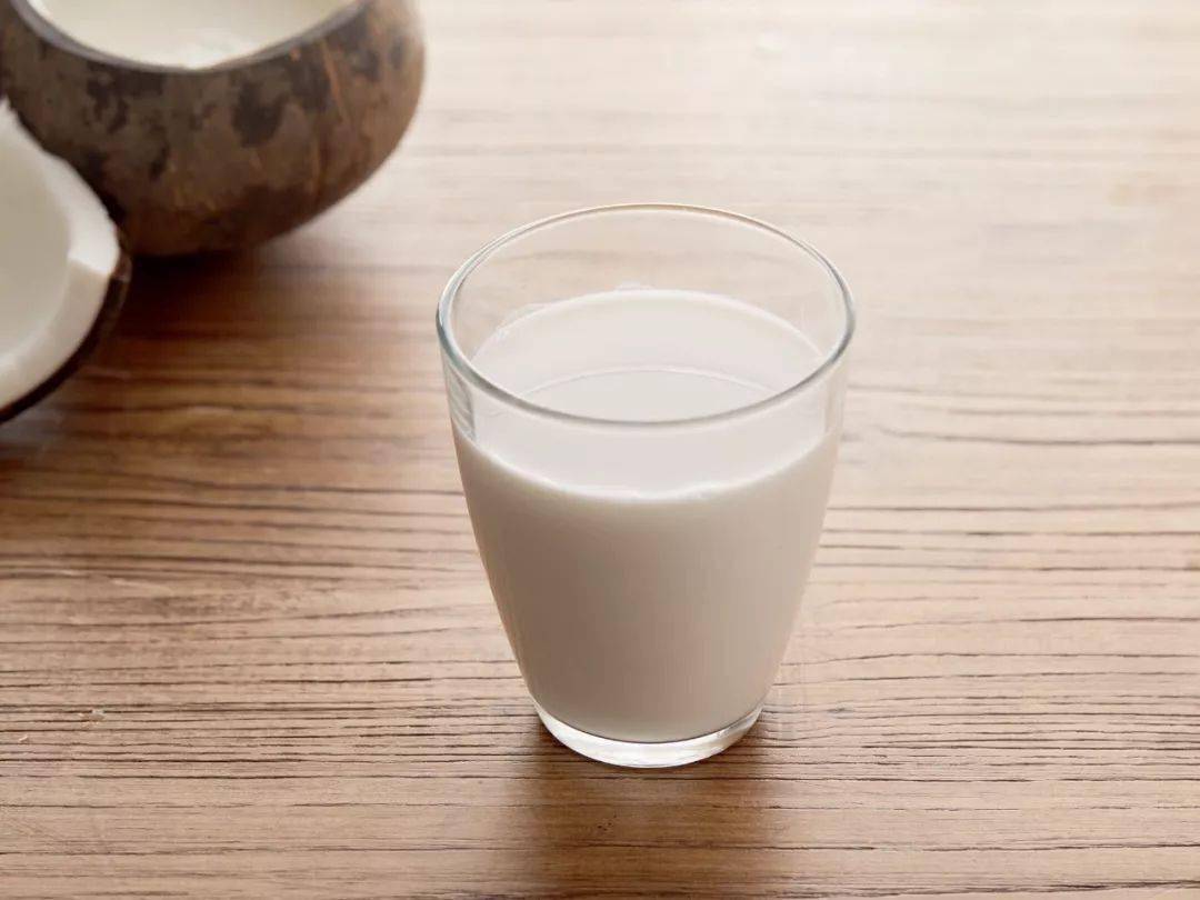 海南天然椰子汁好喝吗,正宗海南椰子鲜榨果汁