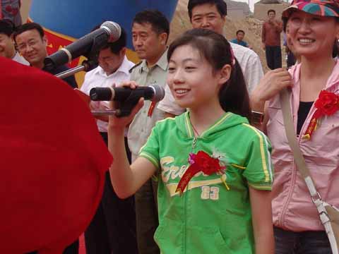 暖春演员今昔对比小花大学毕业,暖春小花影后