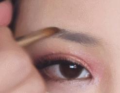 新手也能快速画好的日常眼妆,眼妆教程手把手教你画眼妆