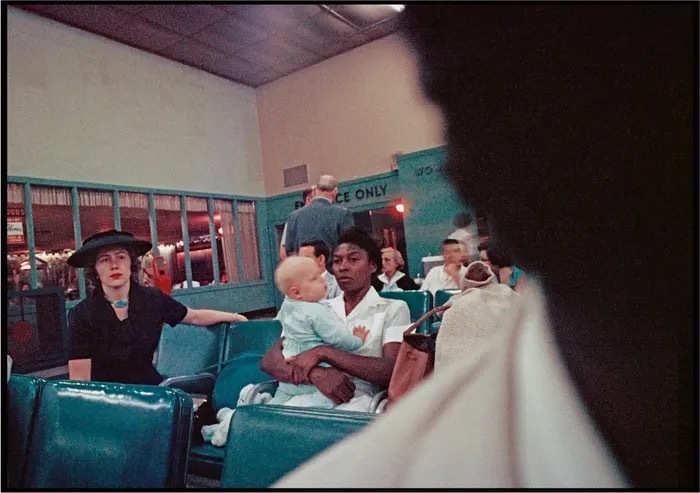 20世纪10岁黑人小女孩一夜暴富后被抢婚，美国：她现在起是白人了