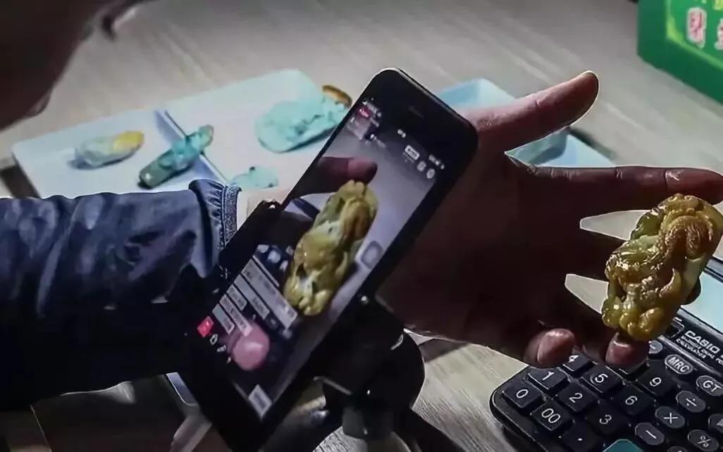 玉石直播哪个时段比较好,做玉石直播需要了解什么