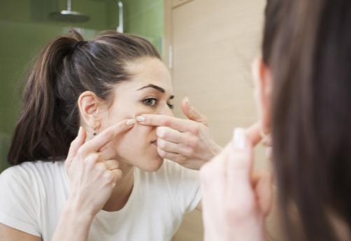 顽固痘痘怎么办教你一招正确祛痘,痘痘破了反复长不停如何正确祛痘