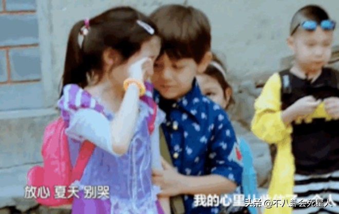 爸爸最可爱一瞬间,家有萌宝kimi和王诗龄太搞笑了