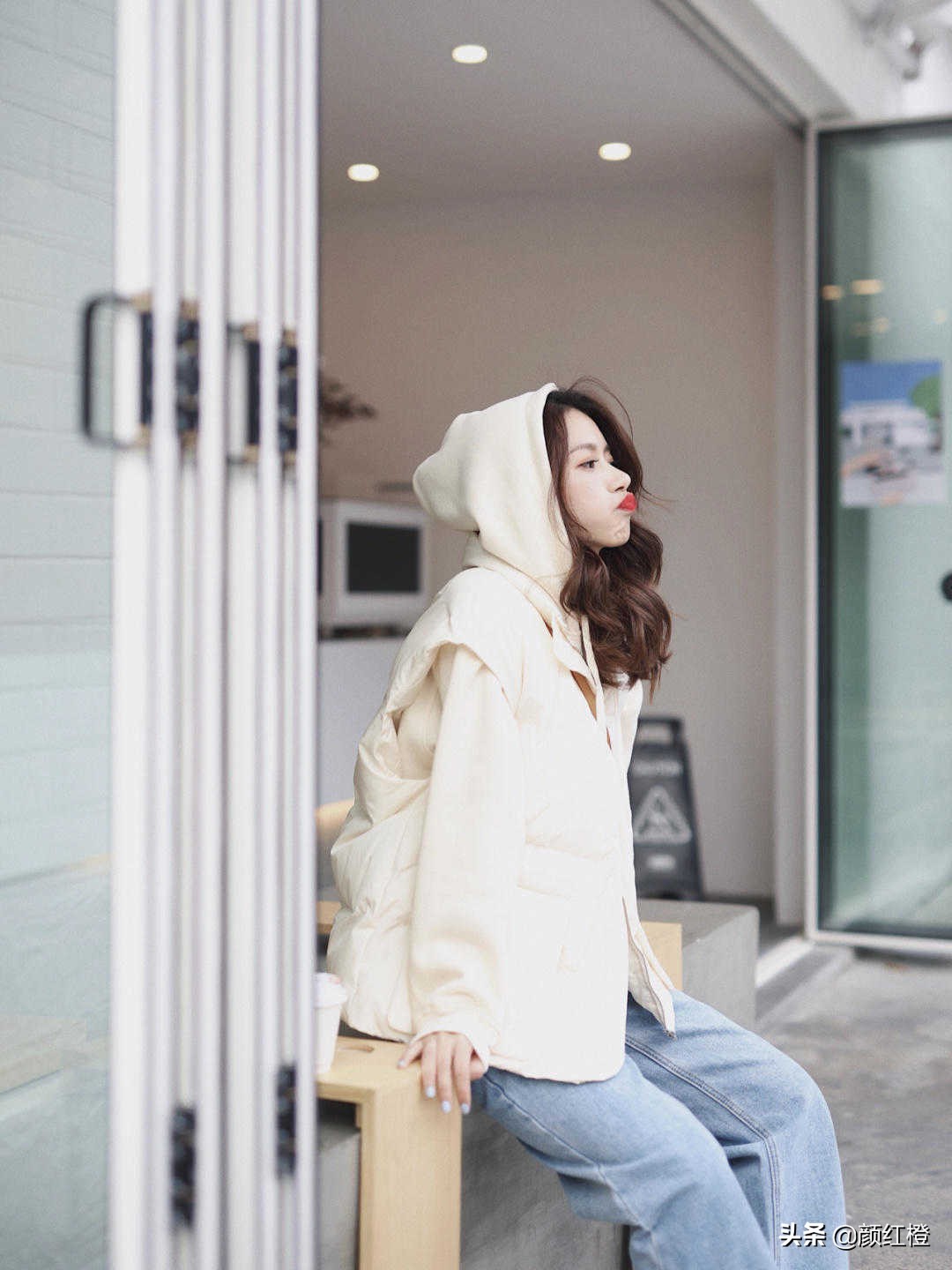 马甲的正确方法简单又好看,马甲的穿法视频教程