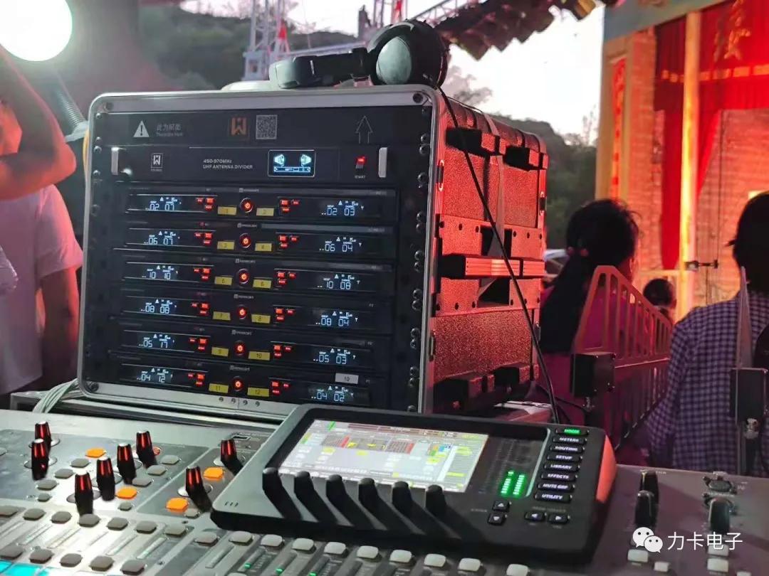 力卡无线话筒调频配对,力卡无线麦克风场外音大