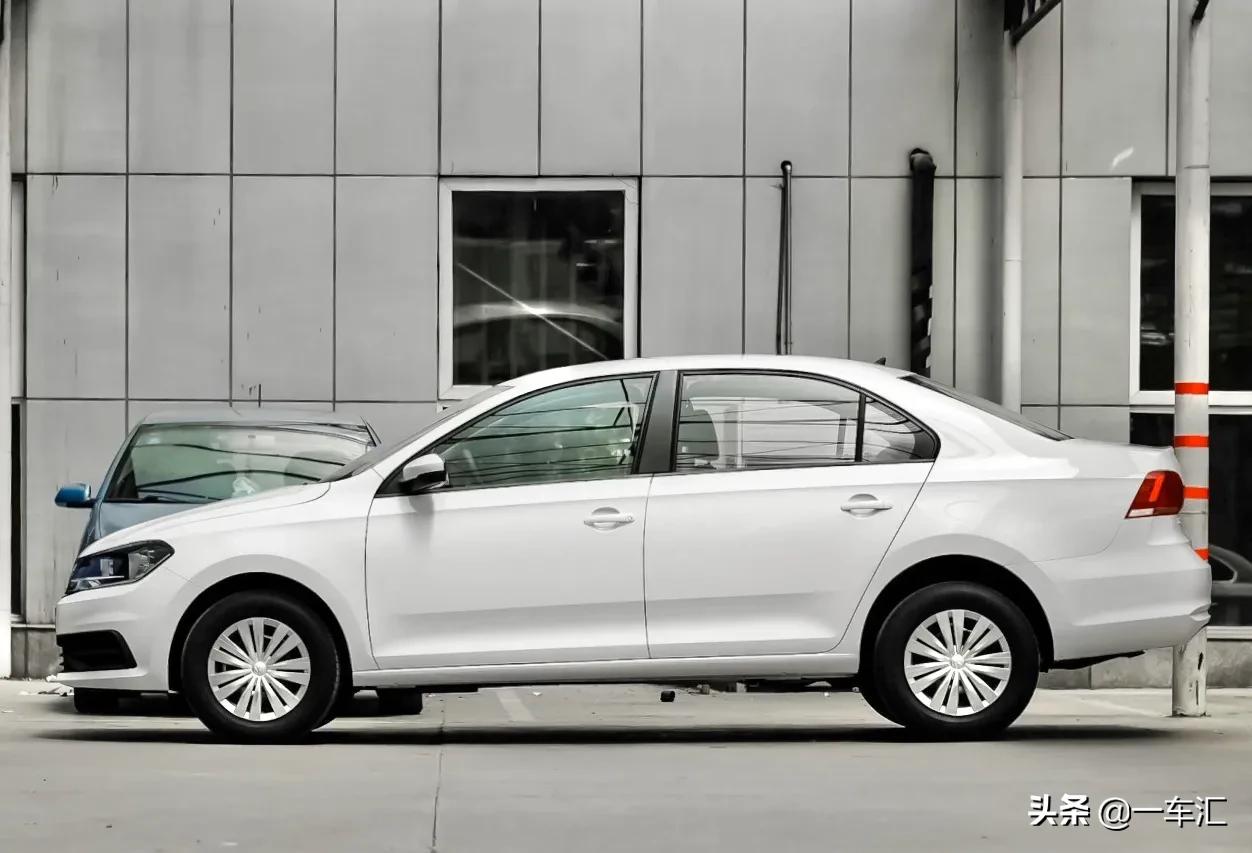 桑塔纳自动挡和polo自动挡哪个好,大众桑塔纳自动风尚版价格