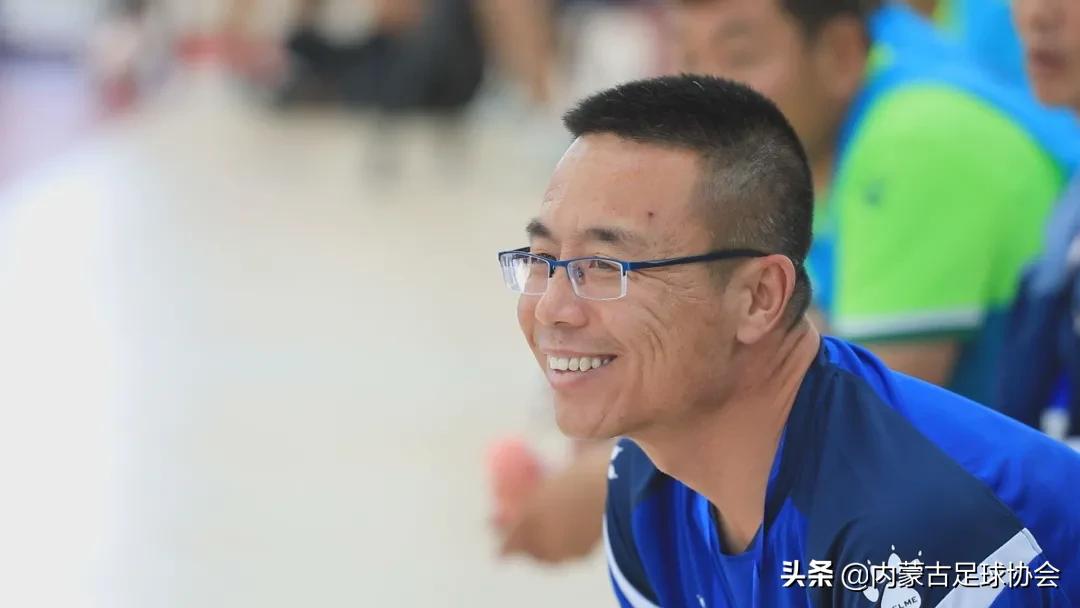 无悔于热爱伊德扎纳和他坚守的足球梦