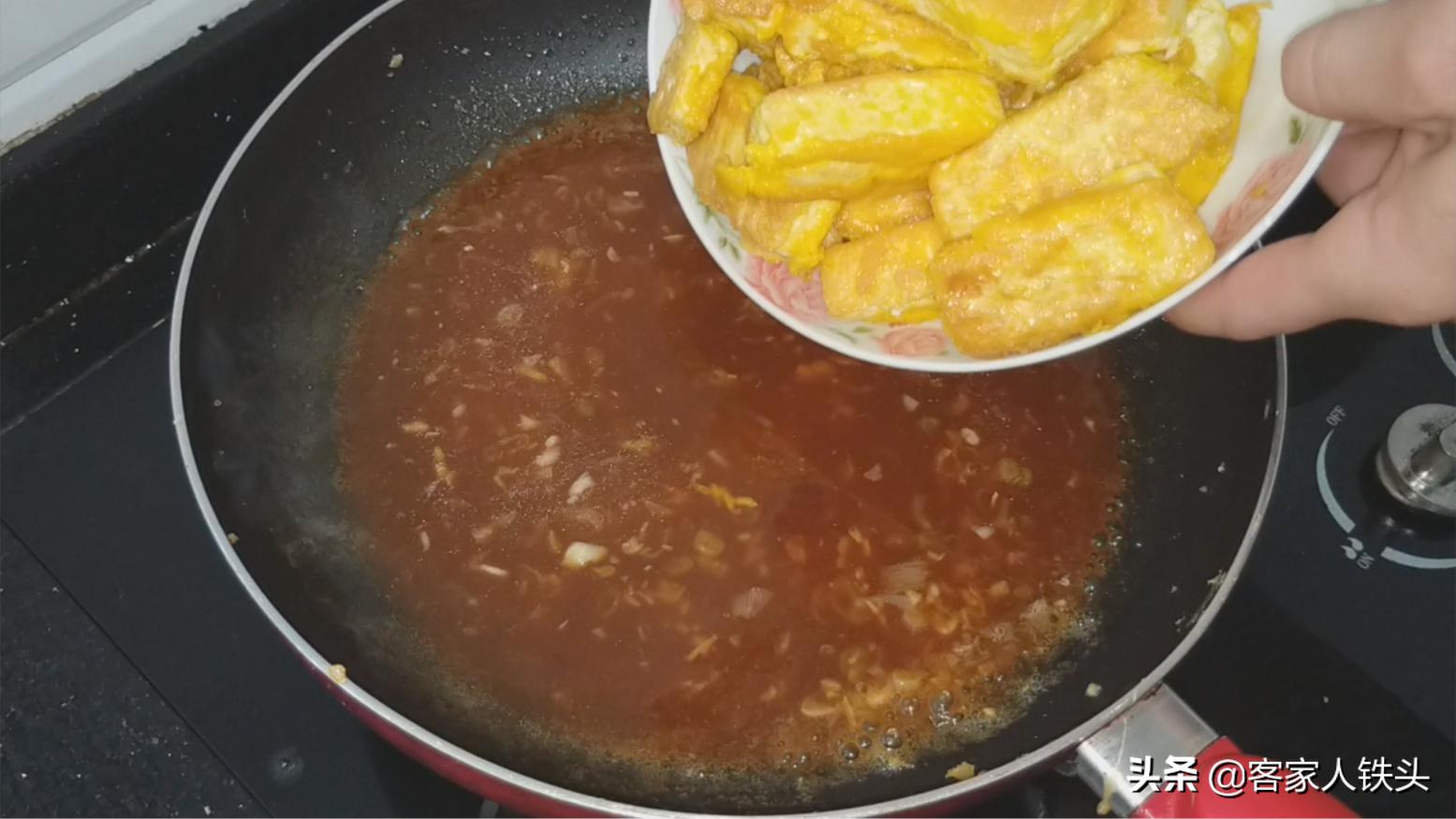 豆腐这样做上桌就抢光味道棒极了,豆腐这么做简直是人间美味