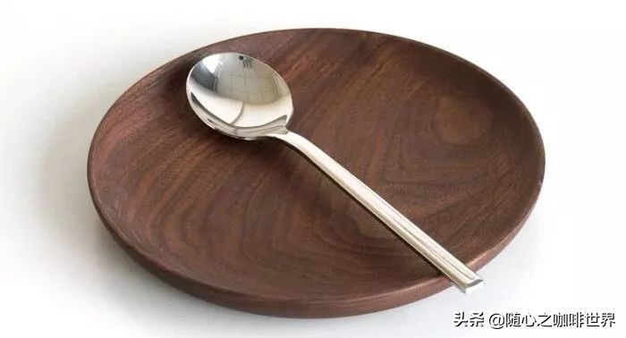 西餐刀叉的正确使用拿法,西餐汤匙的正确用法