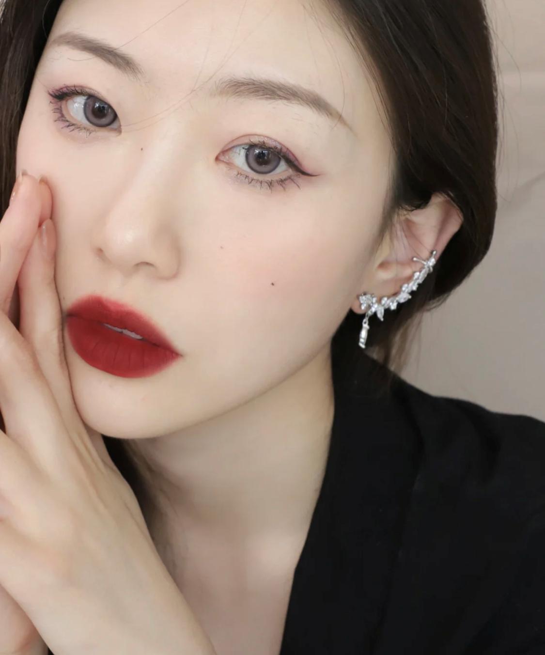 秋冬想要大女人风的优雅，我劝你涂这几支口红，高级与洋气你都有