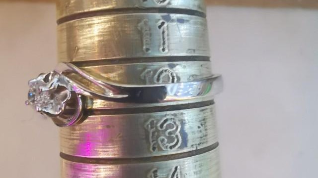 钻石戒指改圈过程一般多少天,黄金戒指圈戒小了如何改大