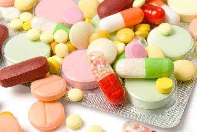 胃食管反流怎么治疗该服用什么药,胃反复发作吃药怎么吃法