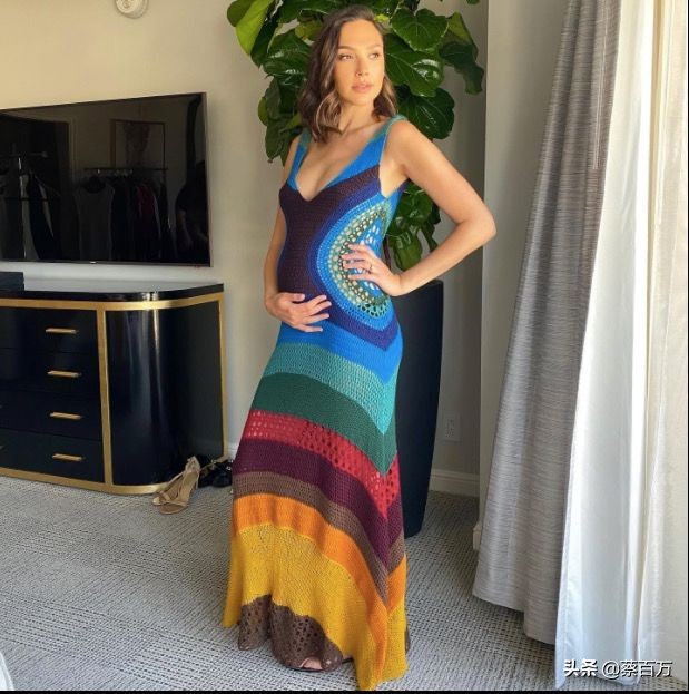 盖尔加朵挺孕肚逛街,盖尔加朵孕肚照