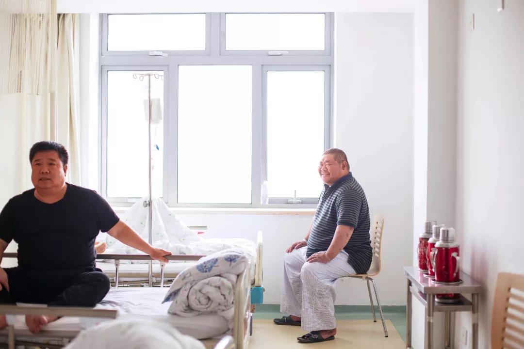 她们为何执意“切胃”：被放大的身材焦虑