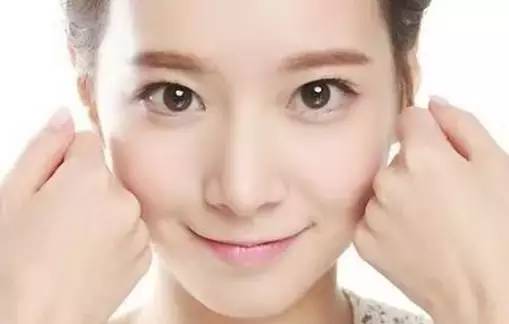 脸颊起皮毛孔粗大怎么护肤,毛孔粗大脸部起皮粗糙怎么改善