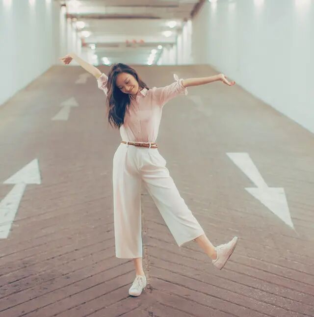 女人一定要记住怎样穿裤子好看,女人正确穿裤子