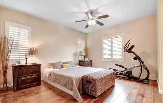 租房热门地段,破房子租五万块一个月