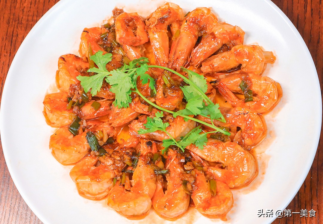 厨师教你家常油焖大虾做法,厨师长教你做油焖大虾